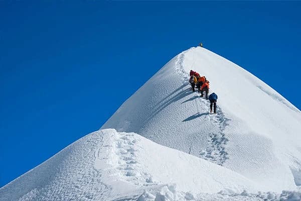 Five Popular Trekking Peaks in Nepal