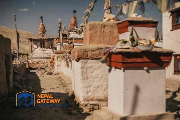 upper mustang trek guide