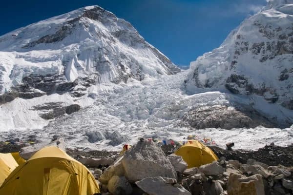 people-trekking-for-ebc