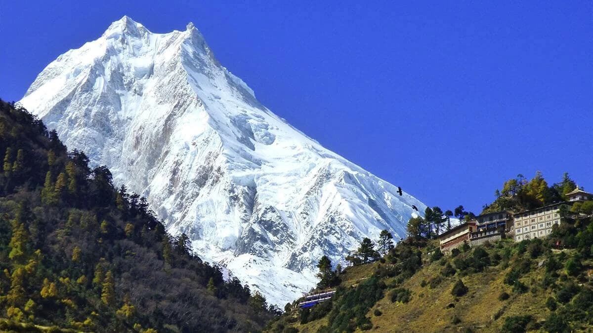 Trekking to Manaslu Circuit