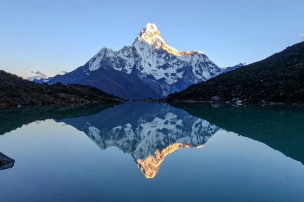 ama-dablam-peak