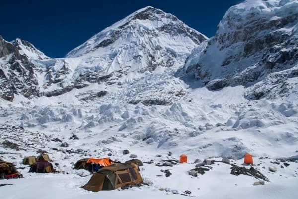 everest-base-camp-trek-camp