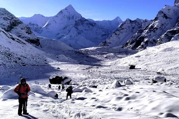 Trekking Everest Base Camp (EBC) in spring (March–May)