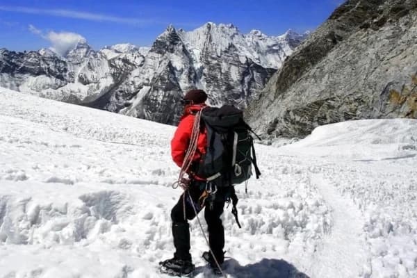 island-peak-climbing