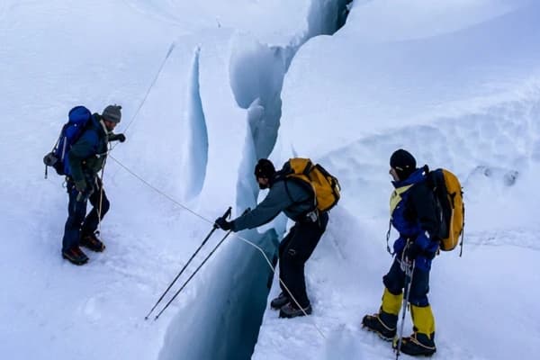 khumbu-icefall-everest