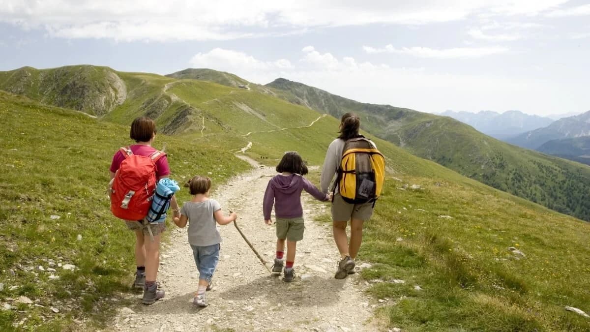 family-trek-nepal-kids-guide