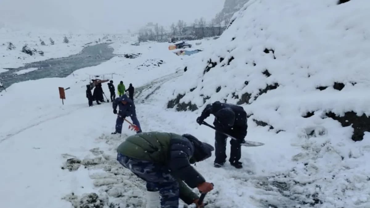 heavy-snowfall-in-himalaya