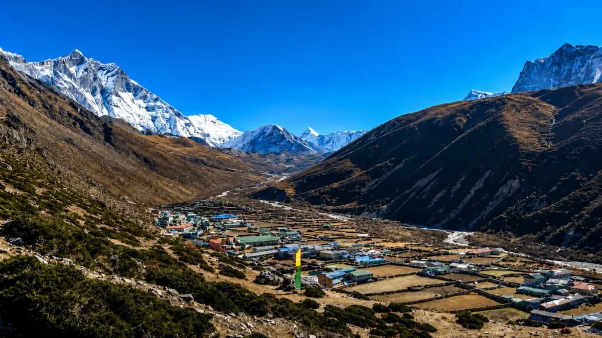 mountain-view-from-dingboche