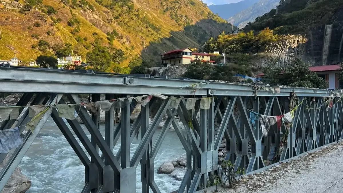 pramitive-bridge-at-syabrubesi
