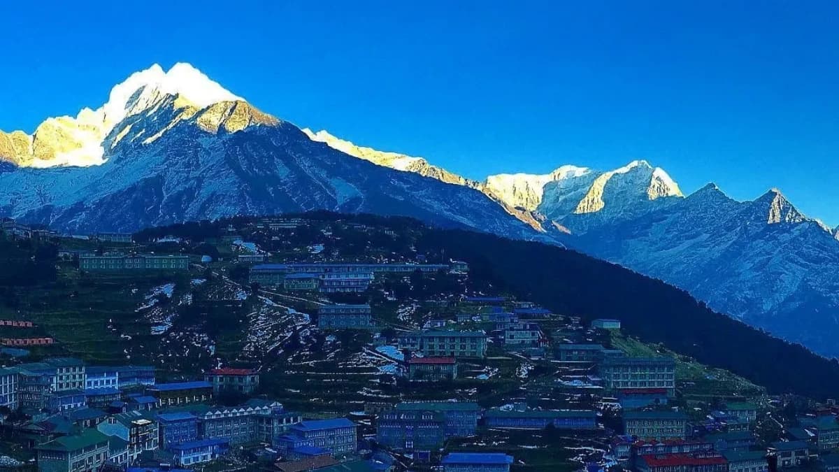 snow-everywhere-in-namche-bazar